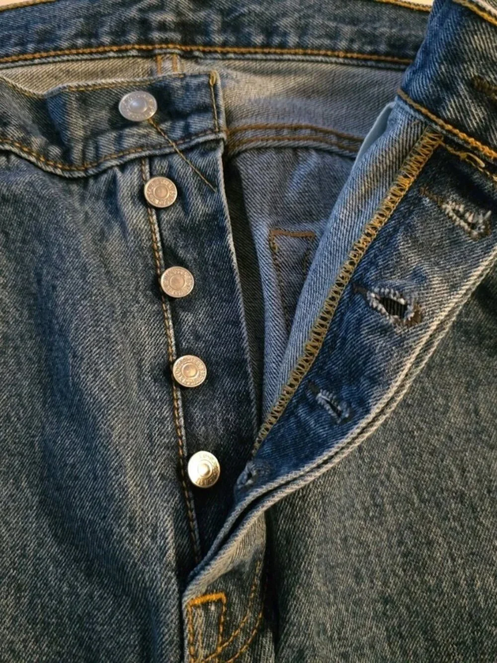 Levi’s 501 Original Fit Medium Wash Jeans 36x30